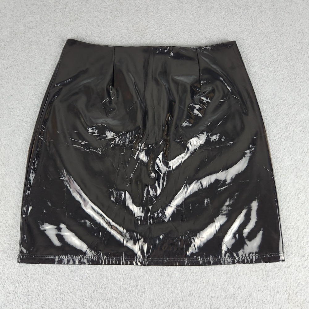 Fashion Nova Vinyl Mini Skirt Womens M Black Stretch Classic Black Edgy Zip Back